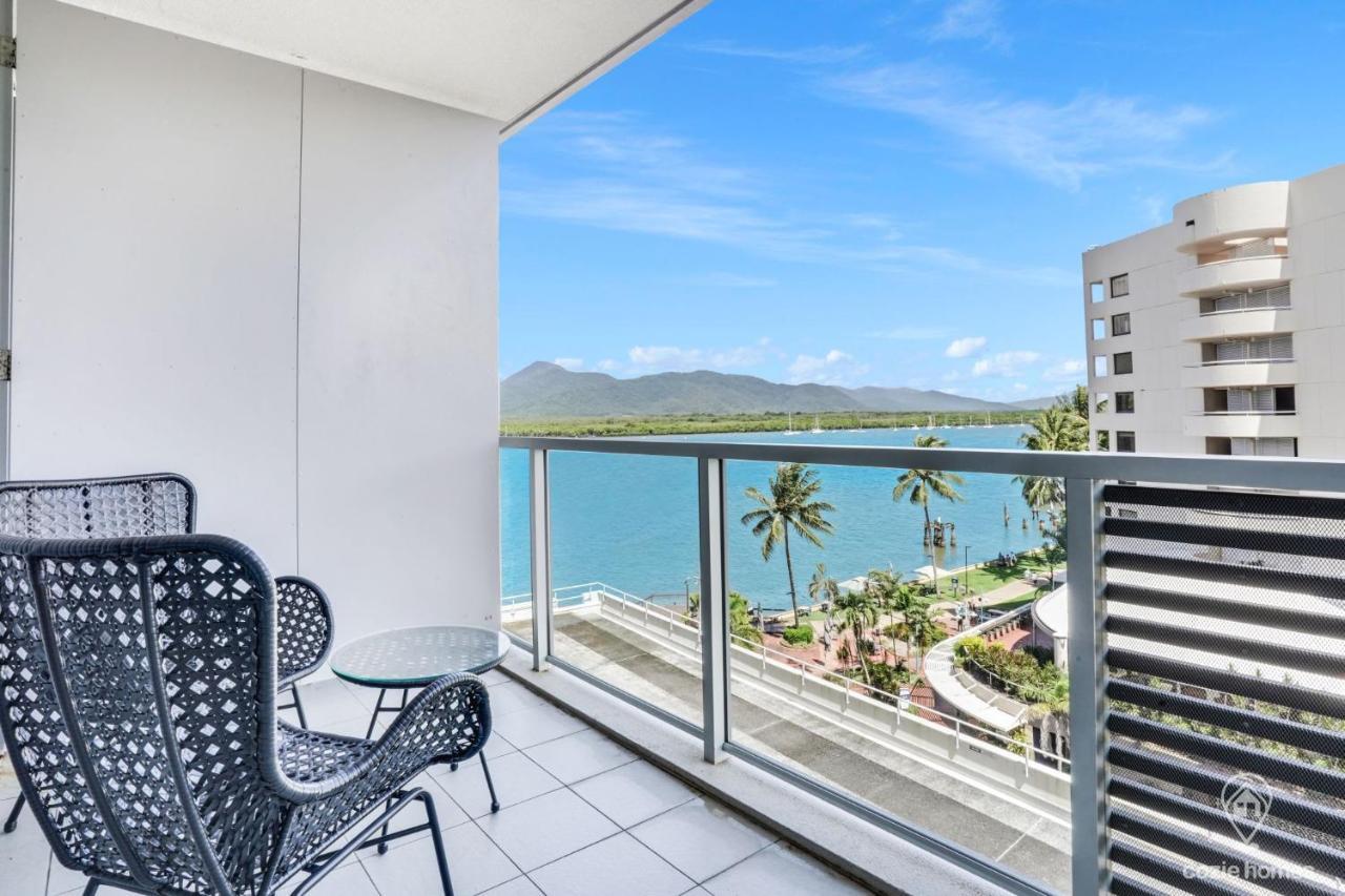 602 Harbour Lights With Ocean Views Hotel Cairns Buitenkant foto